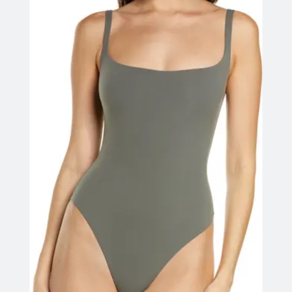 SKIMS Fits Everybody Square Neck Bodysuit